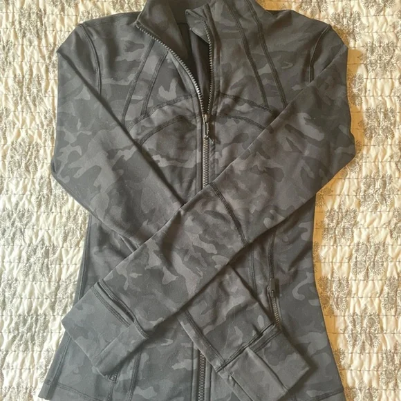 Lululemon Define Jacket - Picture 4 of 4